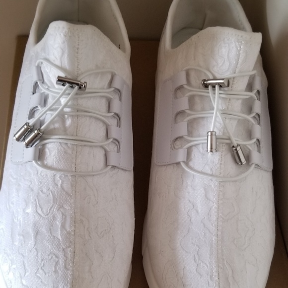 LED sneakers glow in 7 different colours. UNUSED - Picture 5 of 7